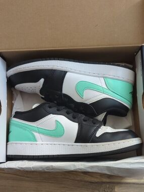 Air Jordan 1 Low Mint Green, Black & White Low-Top Sneakers